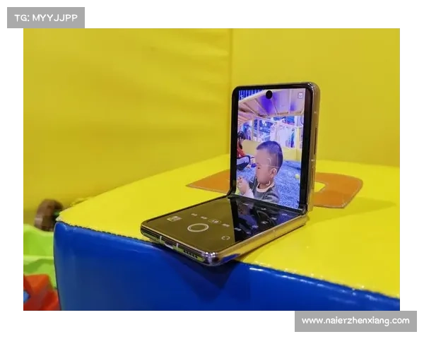 vivo X Flip发布:搭载骁龙8+与3英寸大外屏,5999元起 vivo X Flip发布:搭载骁龙8+与3英寸大外屏,5999元起